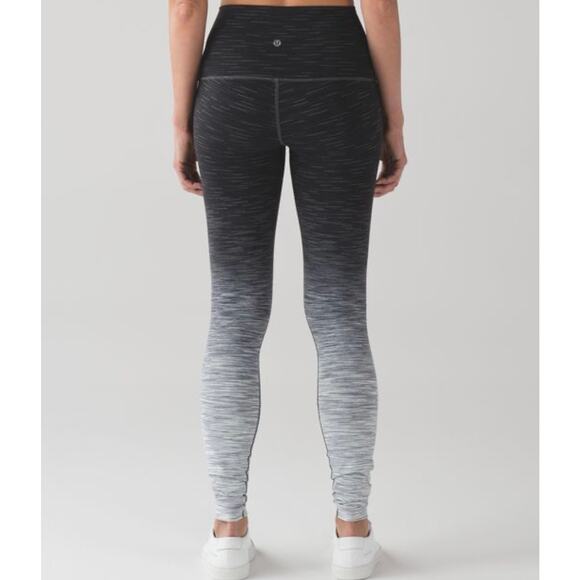 lululemon athletica Pants - Lululemon women Wunder Under Legging High Rise 27" size 4 Silver Running Gym